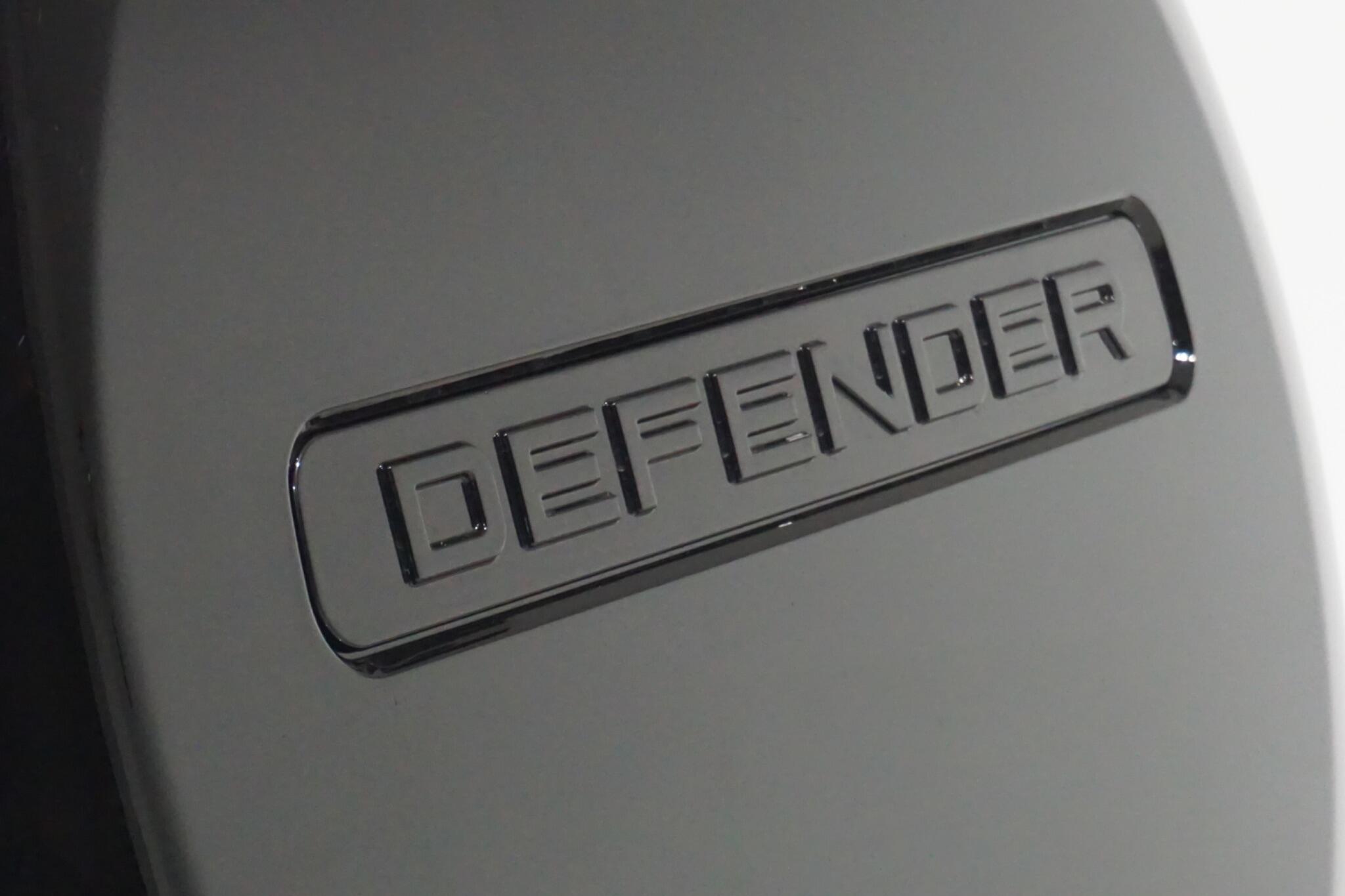 Land Rover Defender 90 3.0 D200 MHEV Hard Top SUV 3dr Diesel Auto 4WD SWB Euro 6 (s/s) (200 ps)